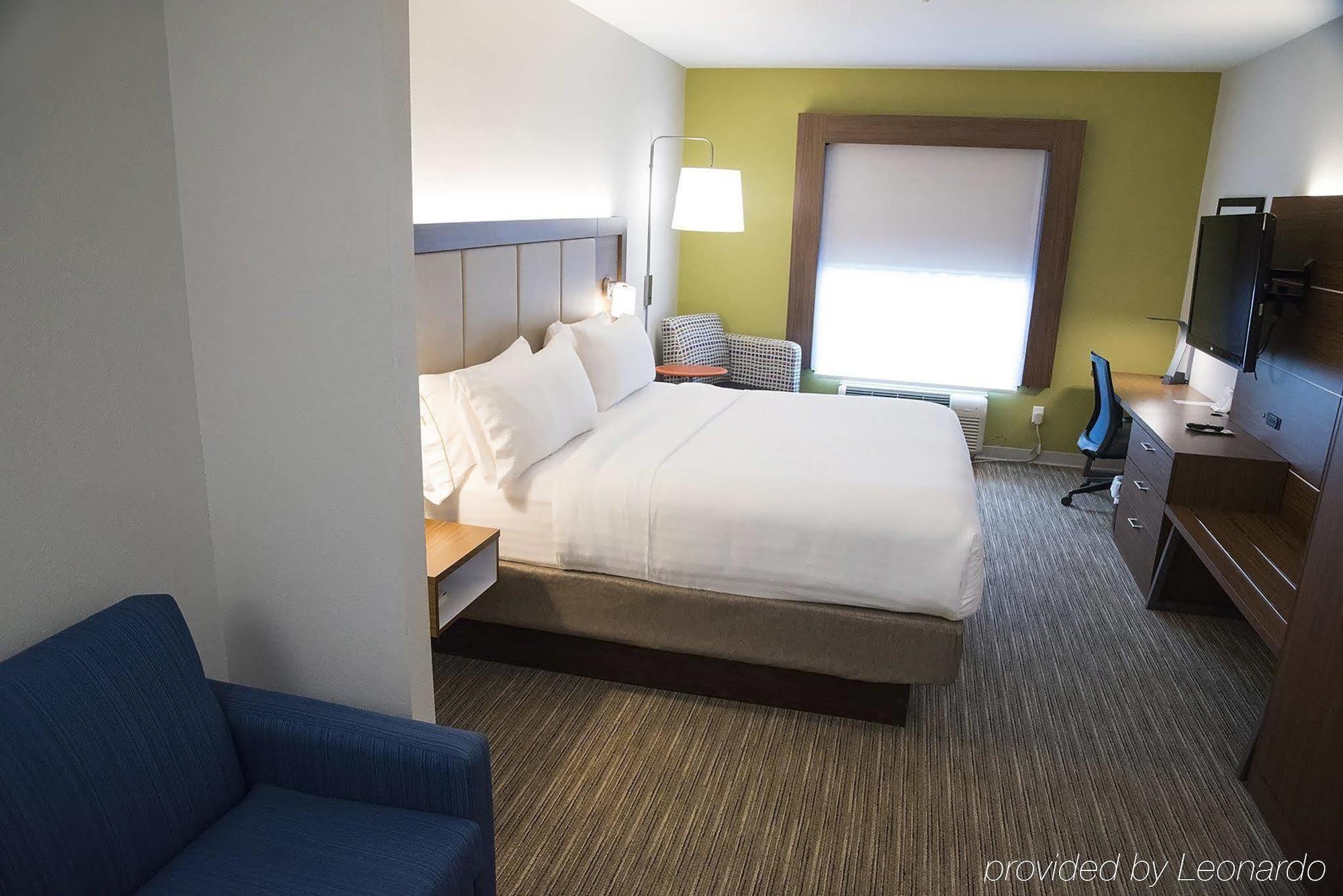 Holiday Inn Express & Suites Alexandria, An Ihg Hotel Exterior foto